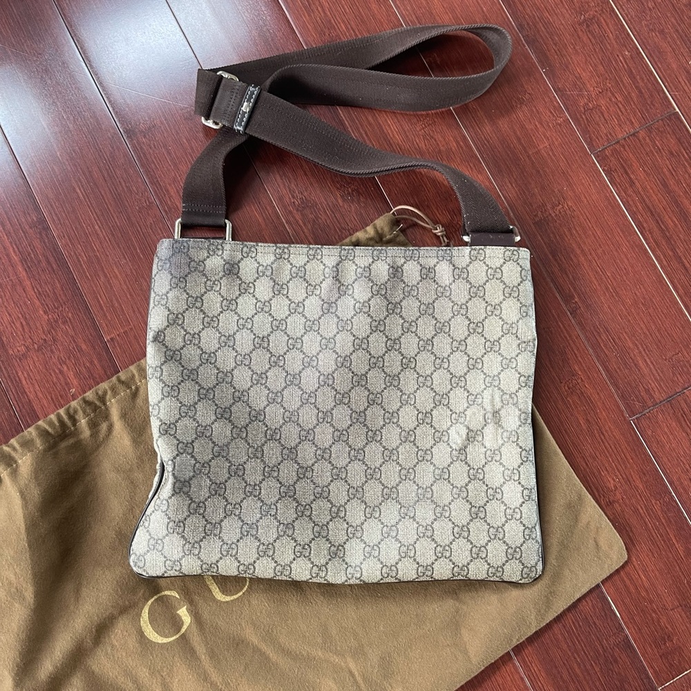 Gucci Cross Body - Picture 5 of 10